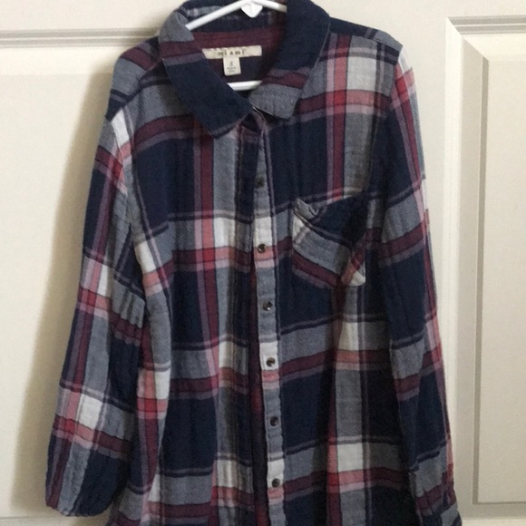 Plaid button down. Soft. Barley worn. - Picture 1 of 1